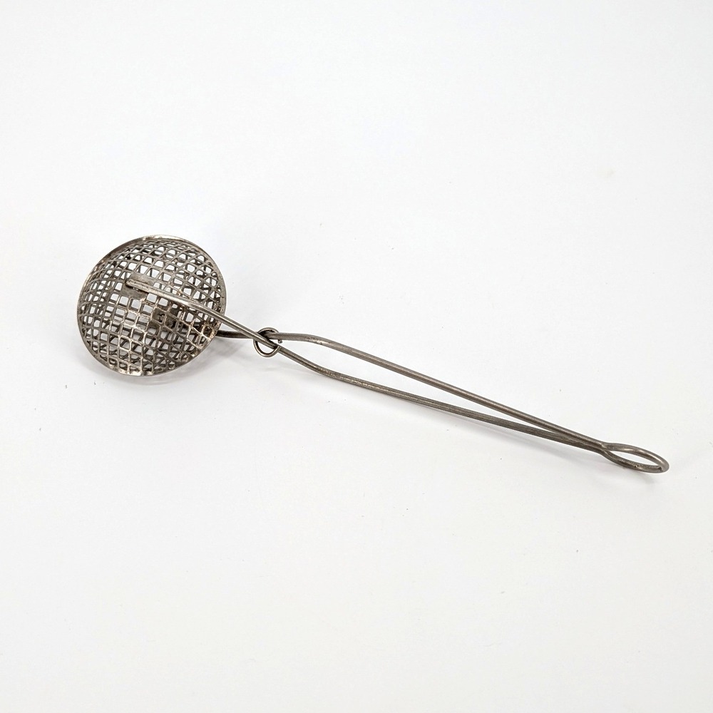 Antique Round Basket Soap Saver Wire Mesh Metal Cage Shaker Primitive Tool
